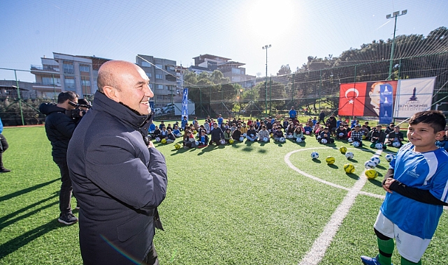 “Hak ettiği hizmeti İzmir'e getirdiğimiz için gururluyuz"