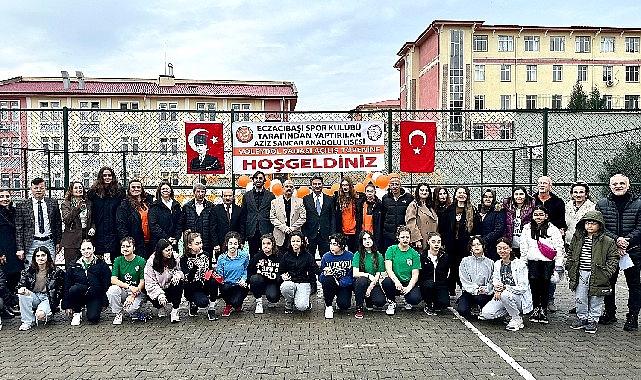 Eczacıbaşı Spor Kulübü'nden Kahramanmaraş Aziz Sancar Anadolu Lisesi'ne Voleybol Sahası