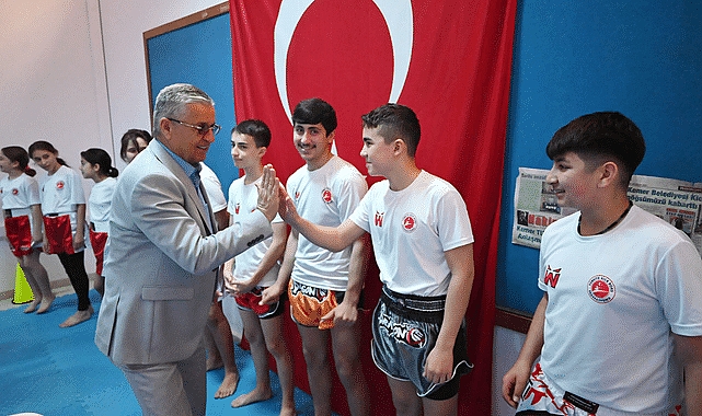 Kemer Belediyesi kick boks sporcuları kuşak atladı