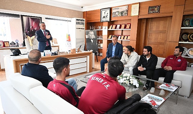 Şampiyon, Kemer 2020 Futbol Kulübü'nden Başkan Topaloğlu'na ziyaret