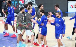 Basketbolseverler Anadolu Efes – Aliağa Petkimspor Maçına Bilet Yerine Kitap ile Girdi