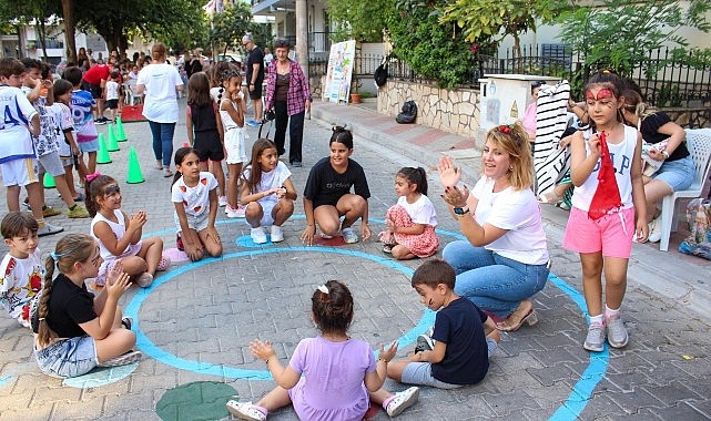 Karşıyaka'da sokaklar şenleniyor